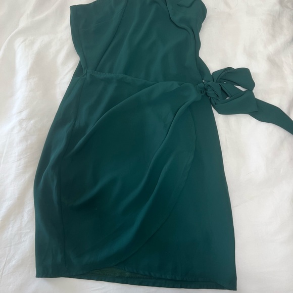 lucy in the sky green one shouldered wrap homecoming dress - Picture 3 of 3